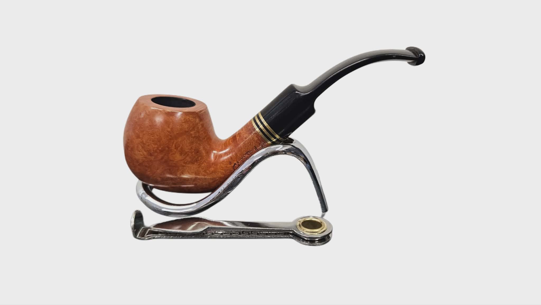 Capitello Corallo de Luxe Bent hanga gyökérből készített pipa, nyerges hajlított szár, 3db rézszínű gyűrű, 9mm-es filteres